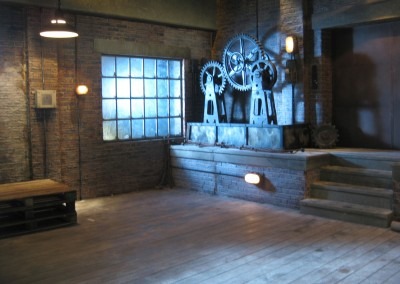 eye-catching design - Production Set Design Dragons' Den